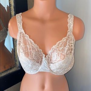 Bali lace bra x 2